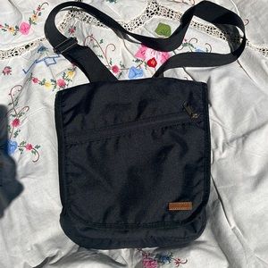 Black Eddie Bauer shoulder bag